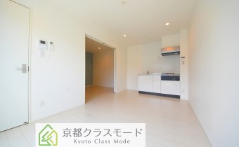 「白系」の明るい室内♪「最上階・独立部屋」の快適なお部屋！