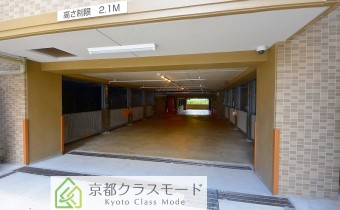 敷地内ガレージ