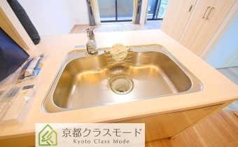 シンク＆調理スペース※同マンション別タイプの写真です