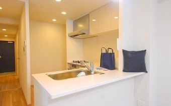 カウンターキッチン※同マンション別タイプの写真です