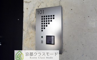ドアホン　※室内写真は同マンション内の別タイプのものです。
