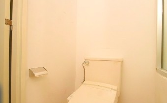 ウォシュレットトイレ　※室内写真は同マンション内の別タイプのものです。