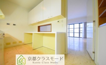 キッチンスペース　※室内写真は同マンション内の別タイプのものです。