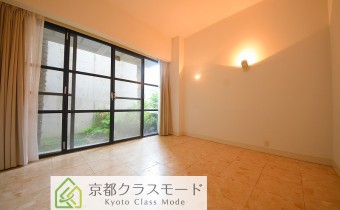 ※室内写真は同マンション内の別タイプのものです。
