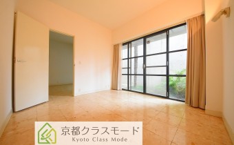 ※室内写真は同マンション内の別タイプのものです。