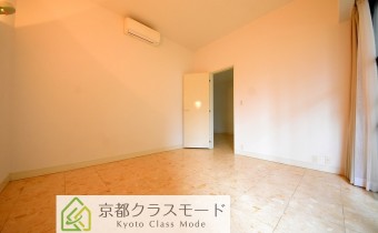 ※室内写真は同マンション内の別タイプのものです。
