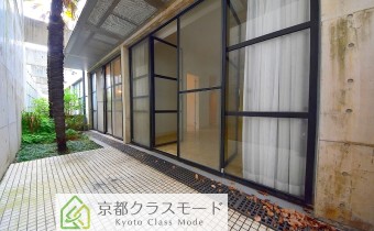専用庭　※室内写真は同マンション内の別タイプのものです。