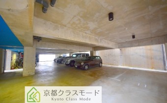 敷地内ガレージ
