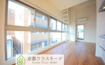 「最上階」で「ロフト付き」のお洒落なお部屋です♪