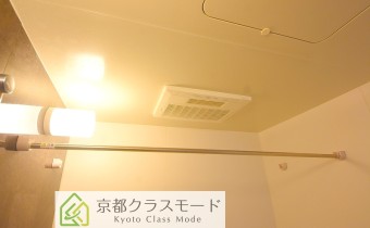 浴室乾燥機　※室内写真は606号室のものです。