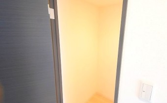 納戸スペース　※室内写真は606号室のものです。