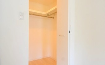 ※室内写真は606号室のものです。