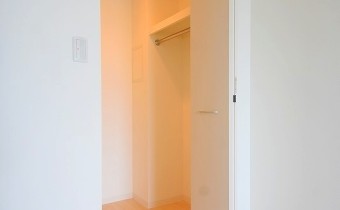 ウォークインクローゼット②　※室内写真は606号室のものです。
