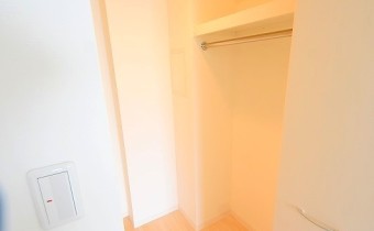 ウォークインクローゼット　※室内写真は606号室のものです。