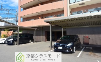 敷地内ガレージ