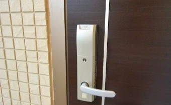カードキータイプ玄関ドア
