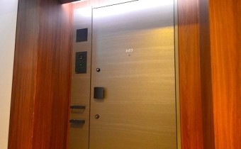 玄関ドア