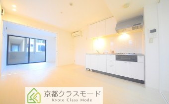 白基調の清潔感のある室内空間です☆