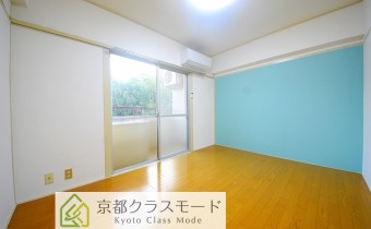 南向きの明るく陽当たりの良い室内です☆