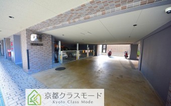 敷地内ガレージ