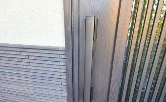 ダブルロック玄関ドア