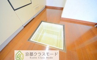 床下収納スペース