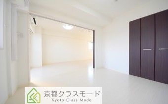 ※室内写真は同マンション内・別タイプの参考画像となります。