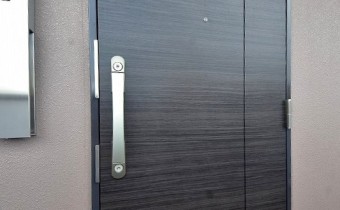玄関ドア