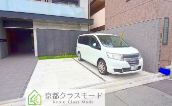 敷地内ガレージ