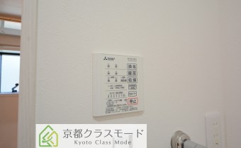 浴室乾燥機のコントローラー　※室内写真は102号室のものです。