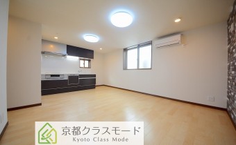 レンガ貼風のお洒落なアクセントクロスが印象的なLDK♪