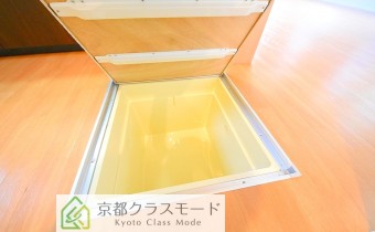 床下収納スペース
