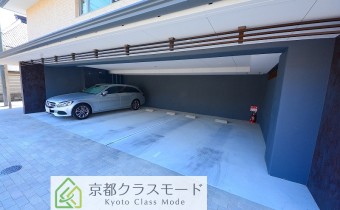 敷地内ガレージ