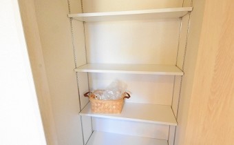 廊下の収納（内部）