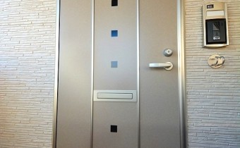 玄関ドア