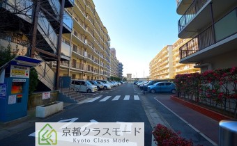敷地内ガレージ