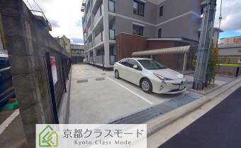 敷地内ガレージ