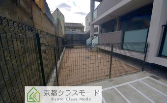 敷地内