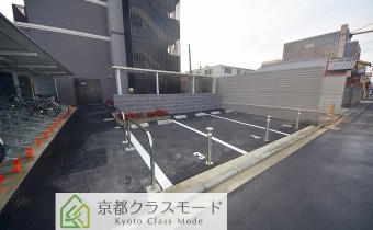敷地内ガレージ