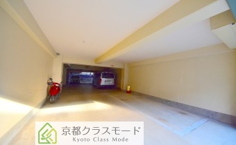 敷地内ガレージ