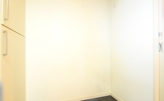 冷蔵庫置き場　