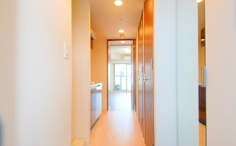 玄関※同マンション反転タイプの写真です