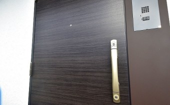 玄関ドア