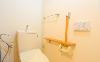 ウォシュレットトイレ※同マンション別室の反転タイプです