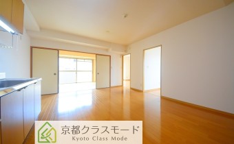 LDK12.4※同マンション別室の反転タイプです