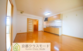 LDK12.4※同マンション別室の反転タイプです