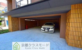 敷地内ガレージ②