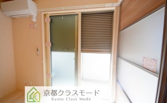 防犯シャッター付き