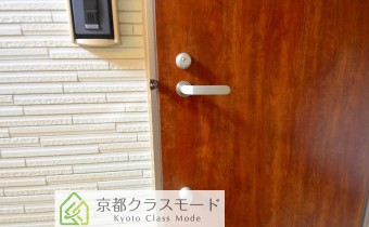 ダブルロックドア
