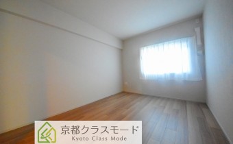Room 8